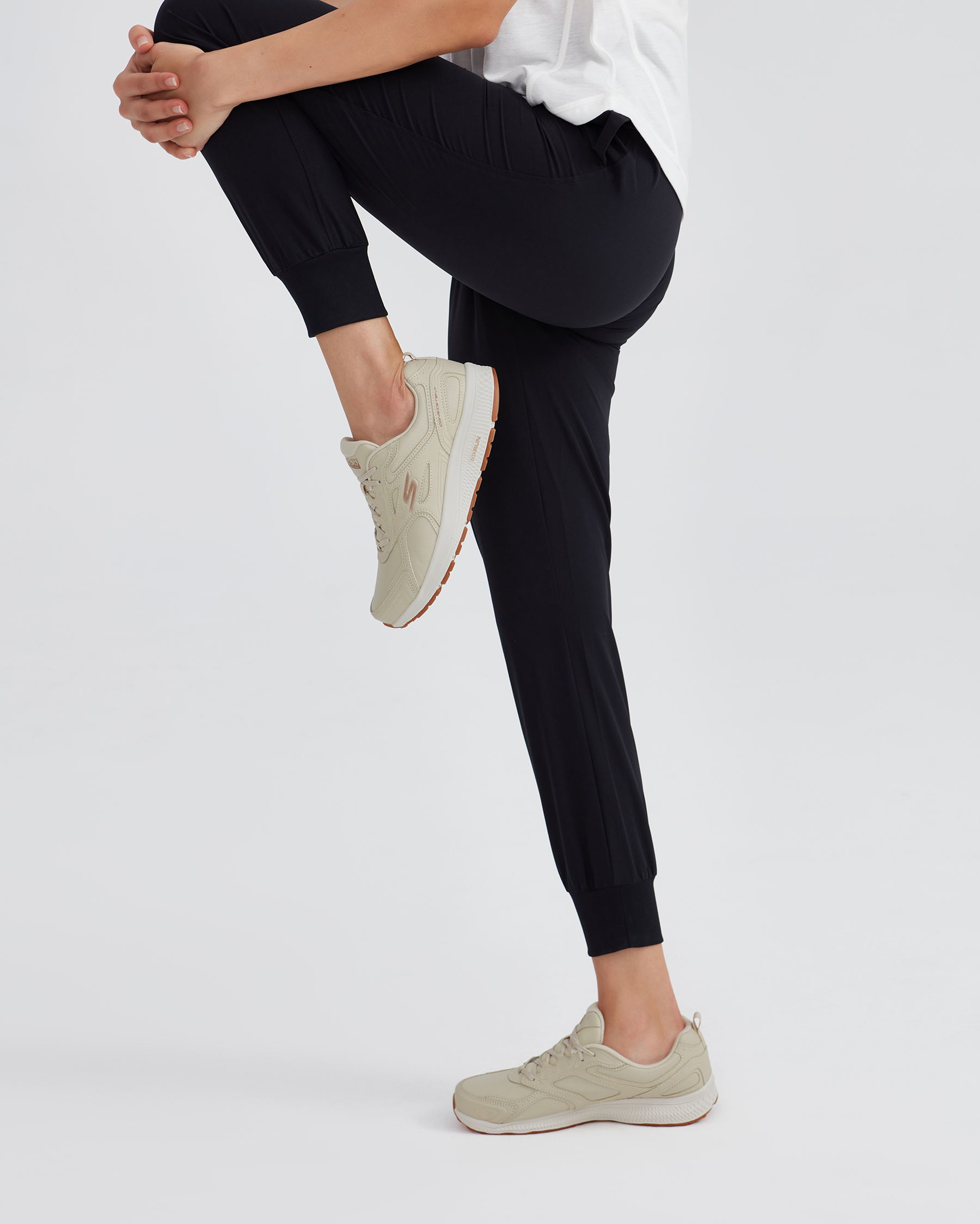 Skechers Go Run Consistent - Broad Spe Kadın Bej Koşu Ayakkabısı