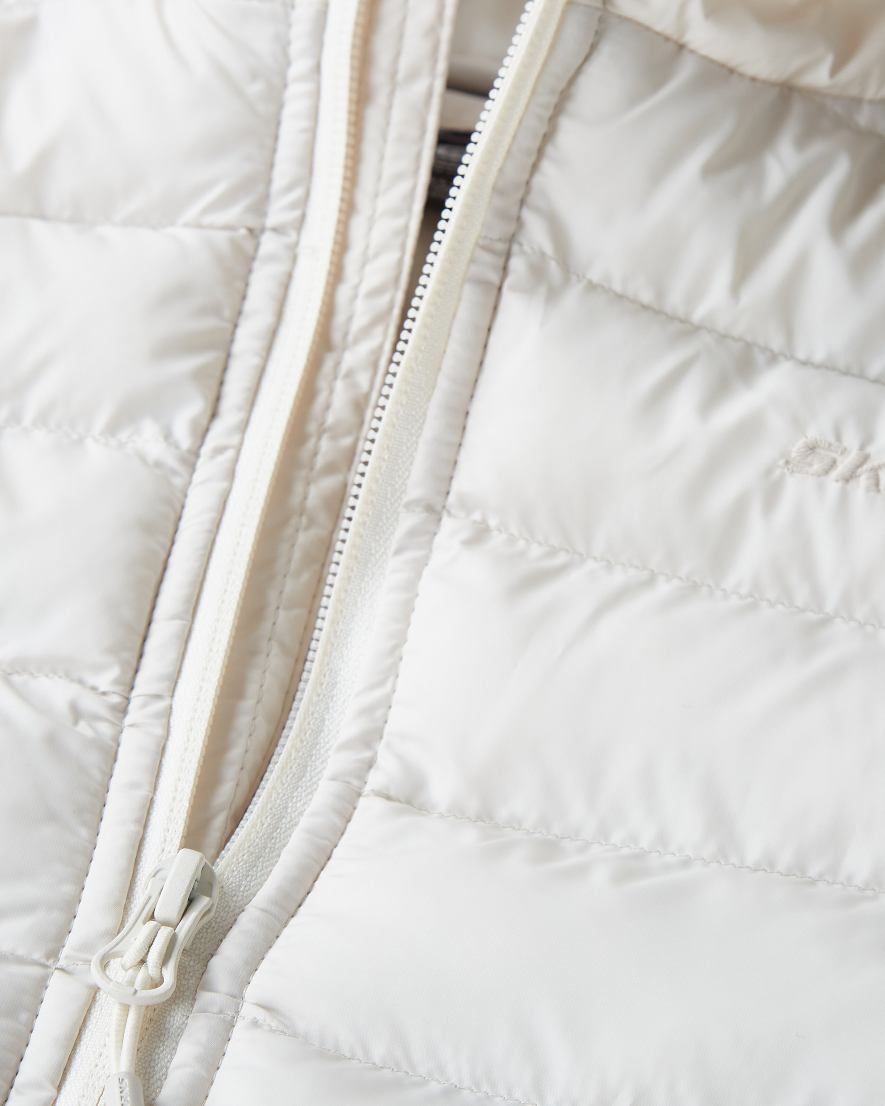 Skechers W Essential Midi Lenght Hooded Jacket Kadın Beyaz Mont