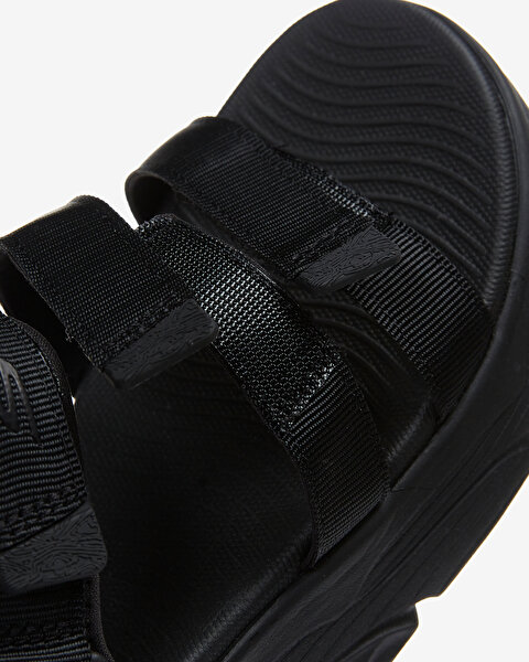 Skechers Max Cushioning  -  Lured Kadın Siyah Sandalet 140218 BBK-7