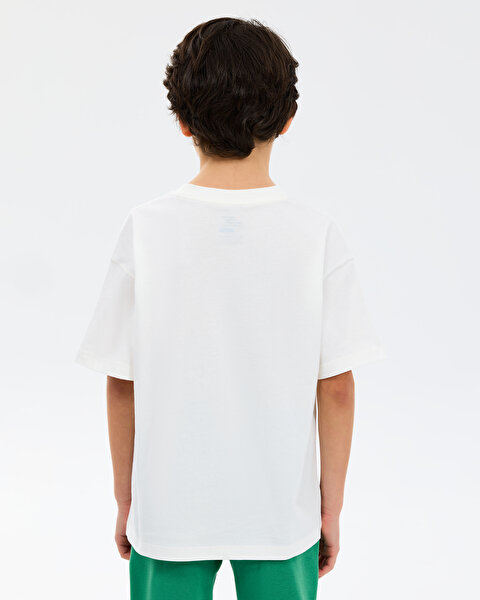 Skechers B Graphic Tee Oversize T-shirt Büyük Erkek Çocuk Beyaz Tshirt SK2610006-3855-3
