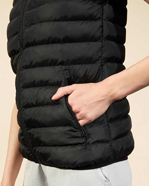 Skechers Outerwear W Basic Lightweight Vest Kadın Siyah Yelek S202109-001-3